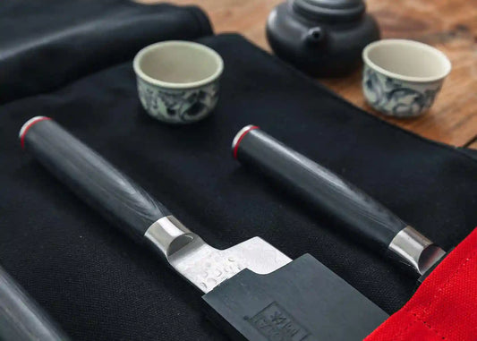 Cotton roll-up knife bag for up to six knives and honing steel.