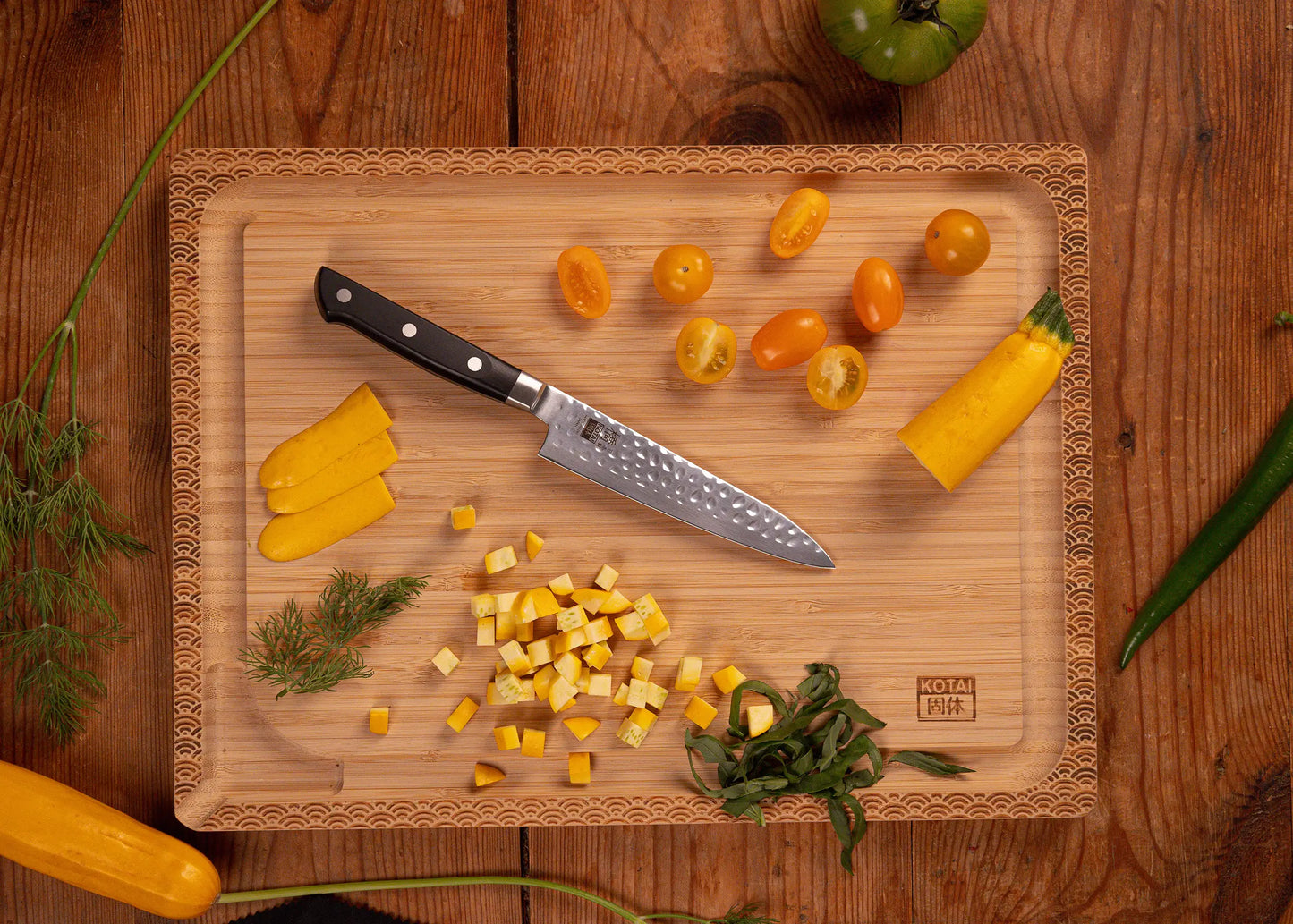 4-Piece Hashi Tsuchime knife collection with hammered stainless blades and ABS handles.