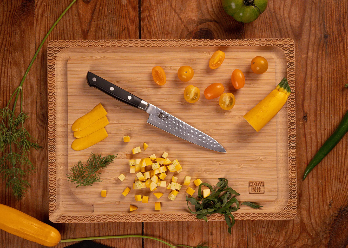 4-Piece Hashi Tsuchime knife collection with hammered stainless blades and ABS handles.