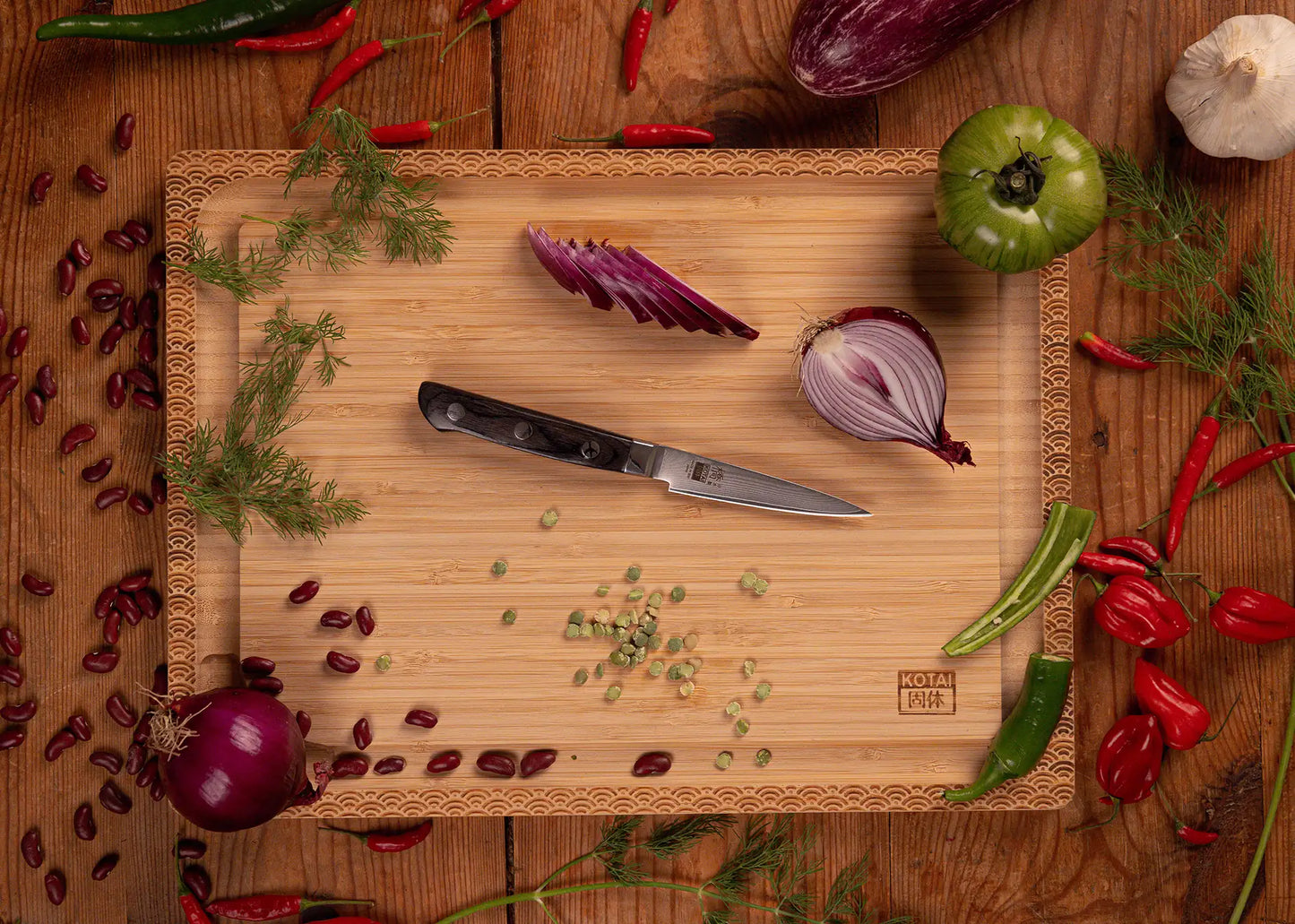 90 mm paring knife with MVS10Cob Damascus blade and pakkawood handle.