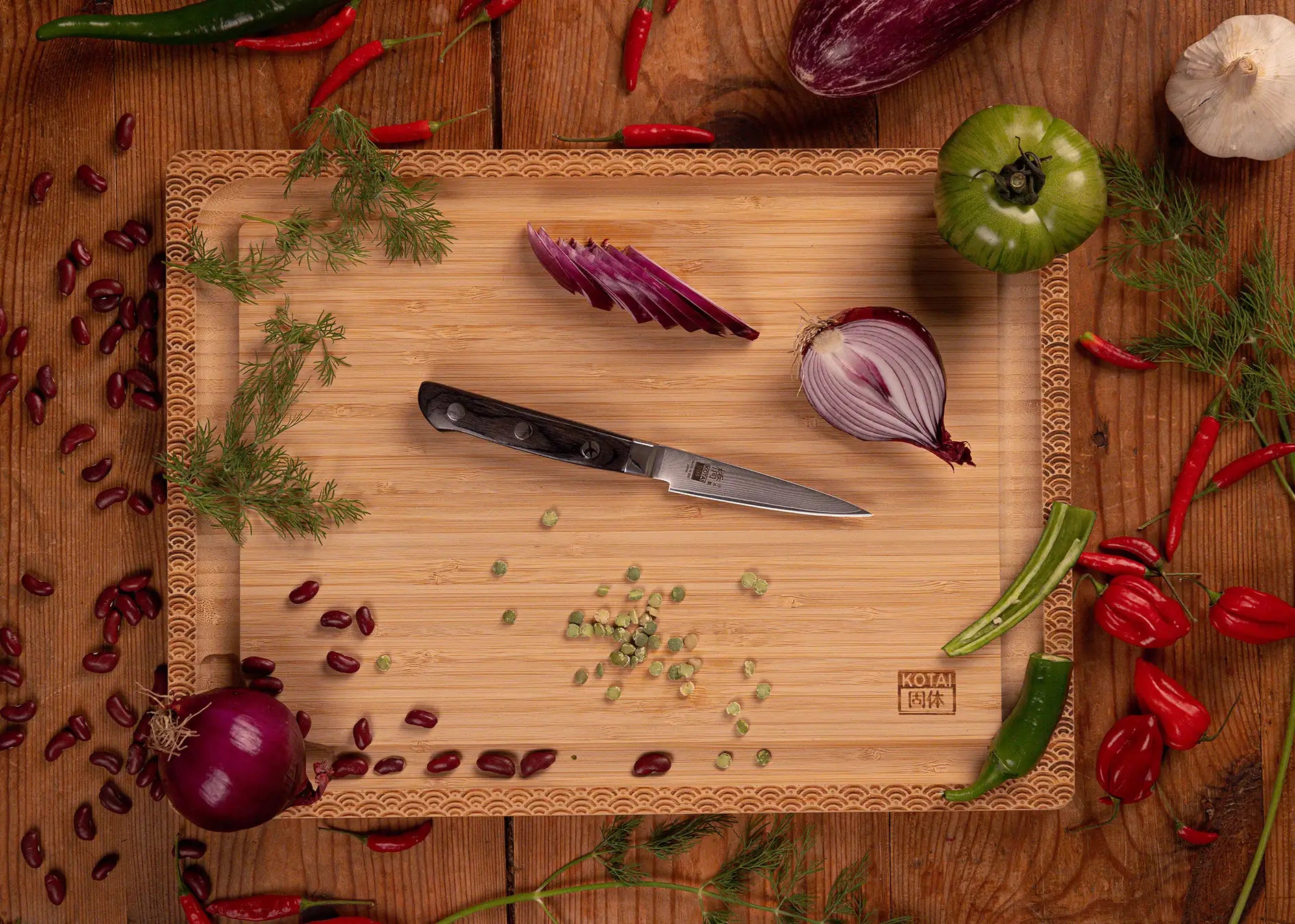 90 mm paring knife with MVS10Cob Damascus blade and pakkawood handle.