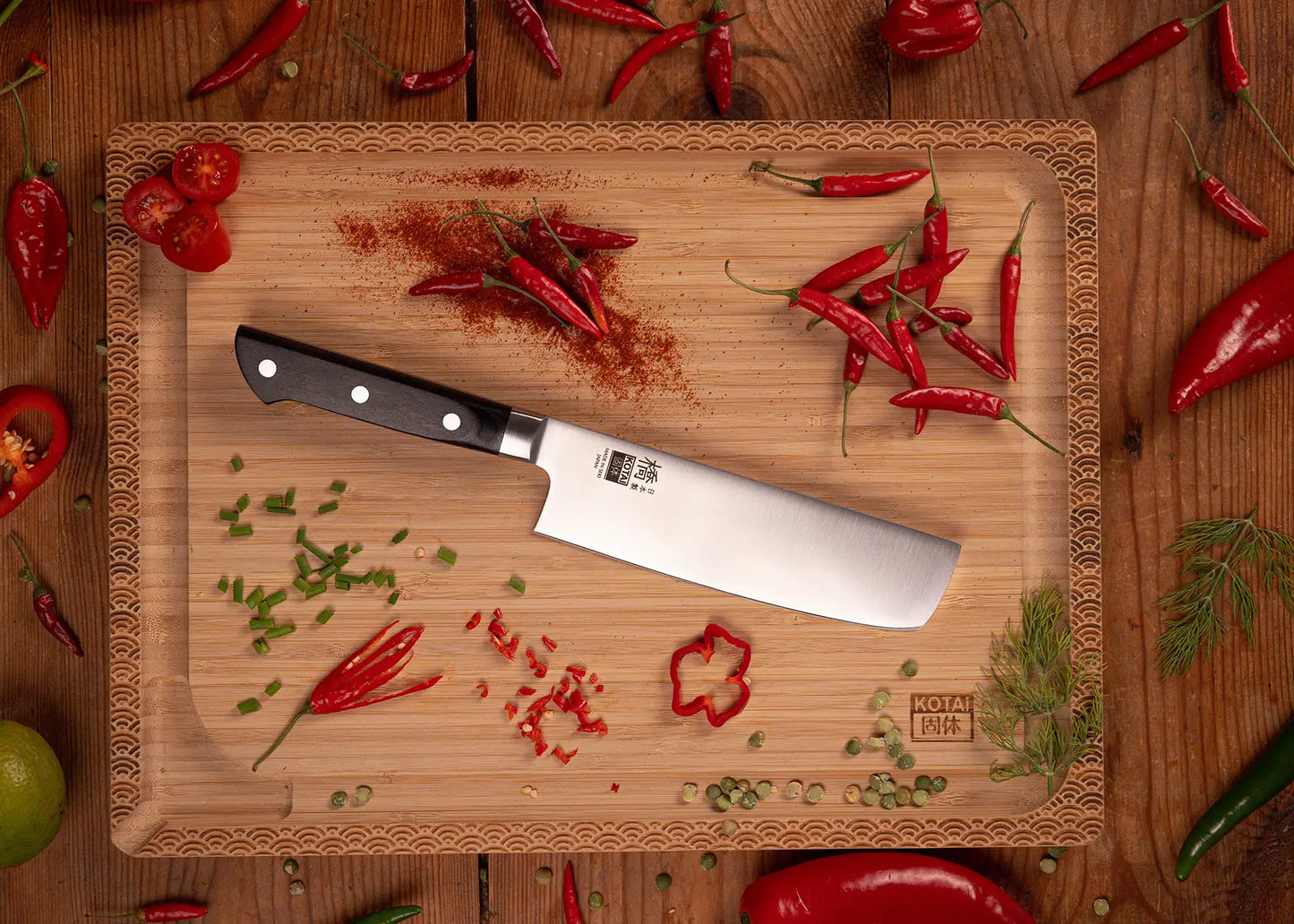 160 mm Hashi Classic Nakiri vegetable knife in molybdenum steel with pakkawood handle.