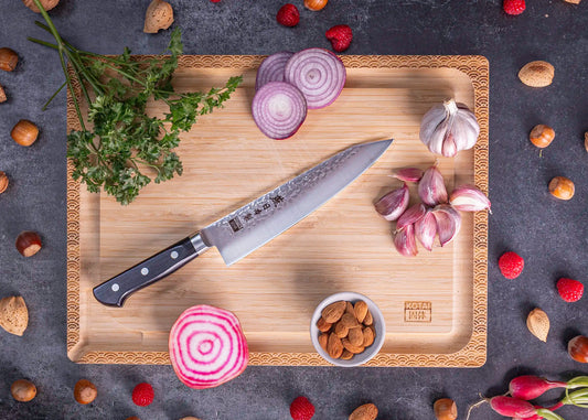 195 mm Kiritsuke knife with 1K6 steel blade and pakkawood handle.