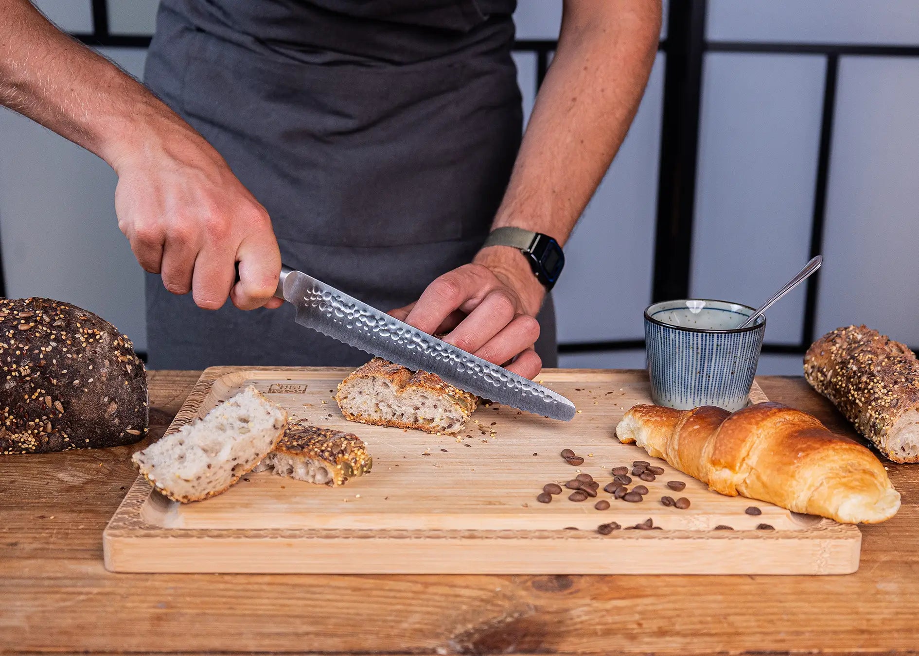 20 cm serrated bread knife with 440C blade and pakkawood handle.