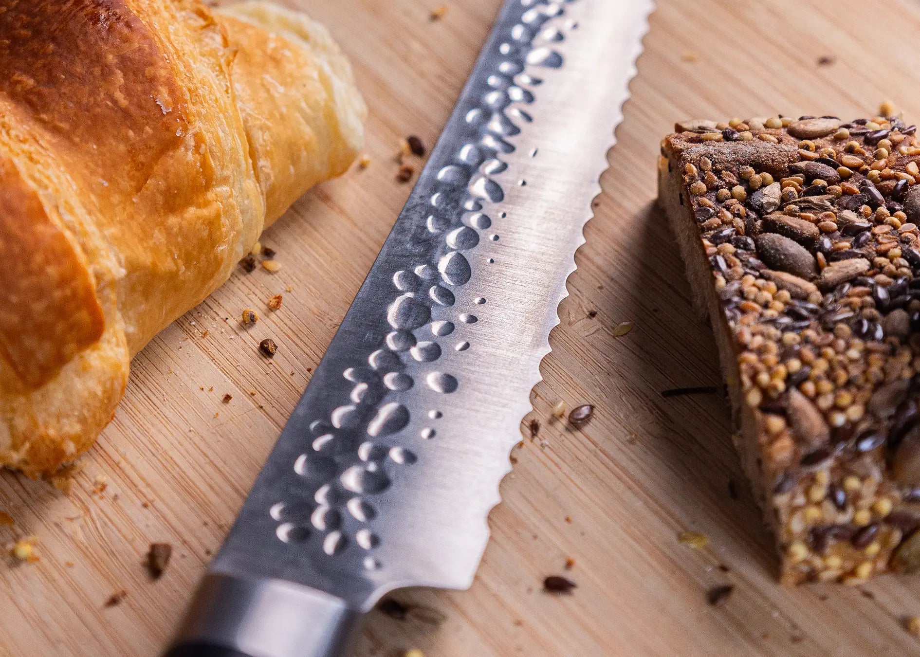 20 cm serrated bread knife with 440C blade and pakkawood handle.
