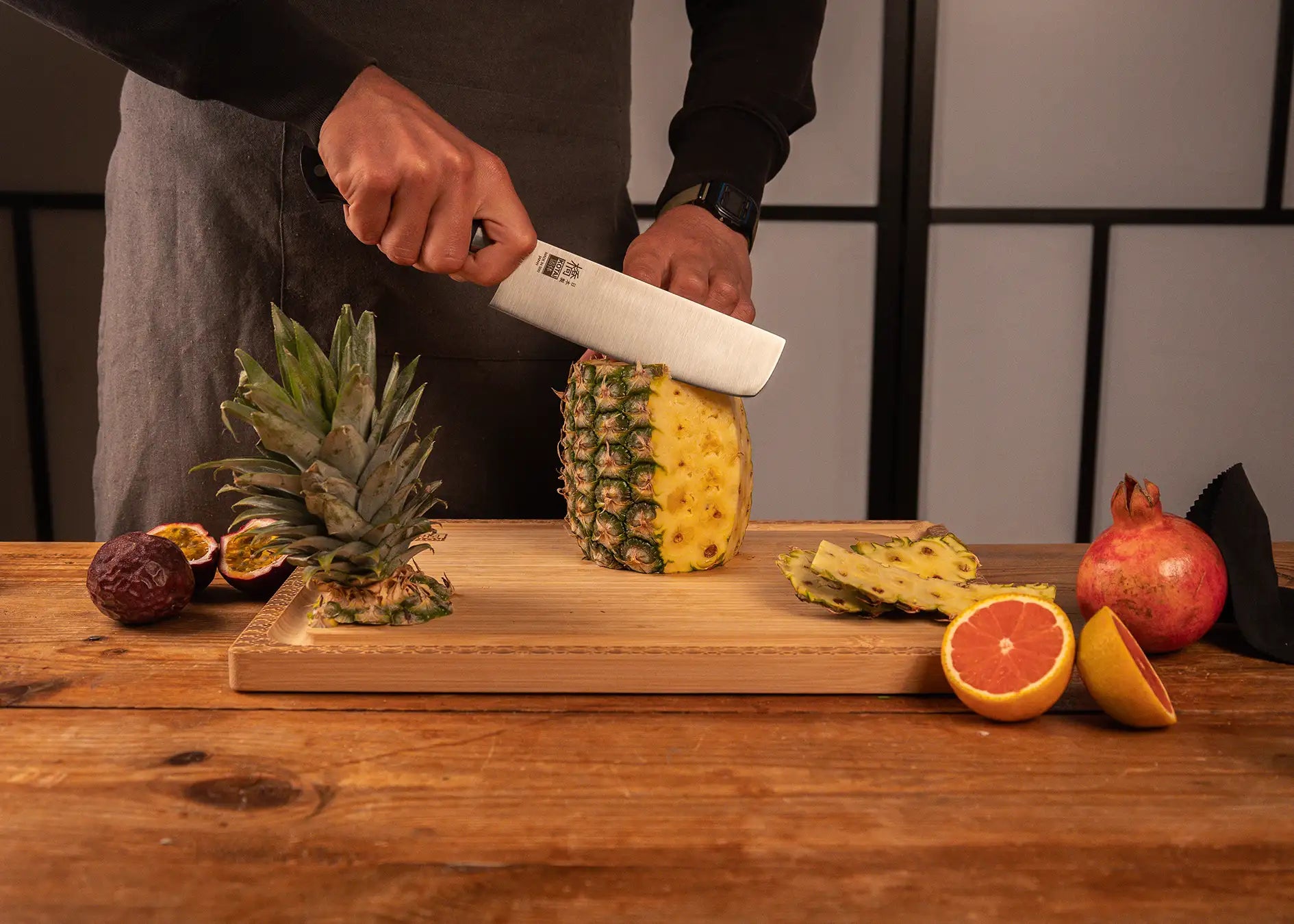 160 mm Hashi Classic Nakiri vegetable knife in molybdenum steel with pakkawood handle.