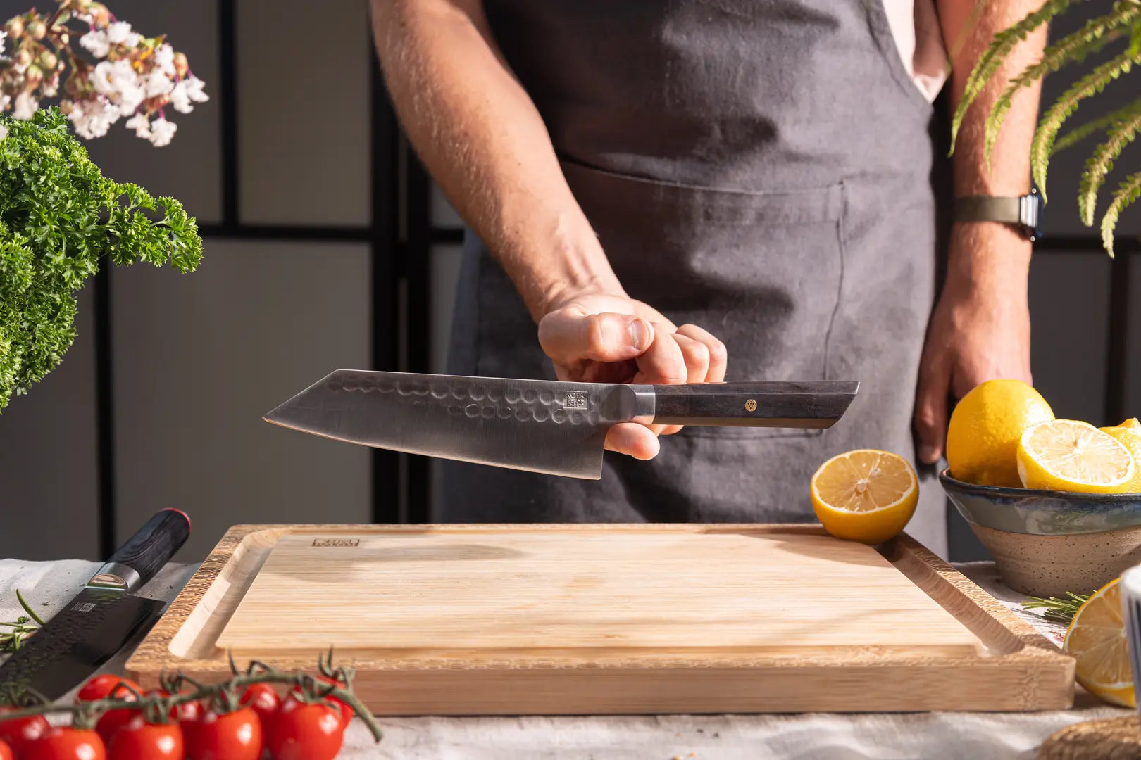 The full tang of the Santoku japanese knife by KOTAI allows for a perfectly balanced blade.