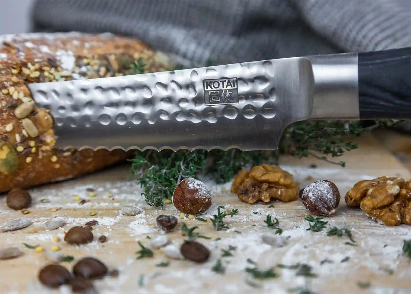 Serrated Bread Knife 200 mm blade - Pakka Collection