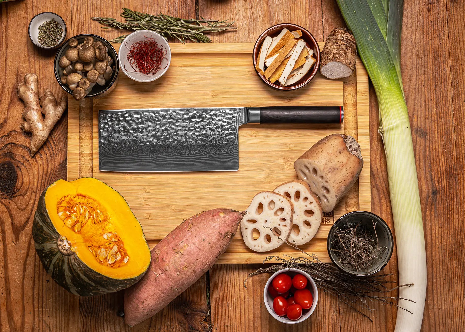 8-Piece Complete Pakka Damascus knife set with patterned AUS-10 blades and pakkawood handles.